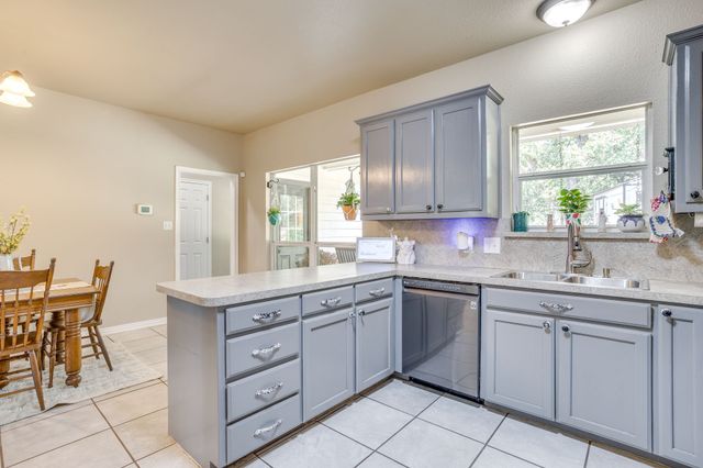 1129 Crazy Horse Trail, Burleson, TX 76028
