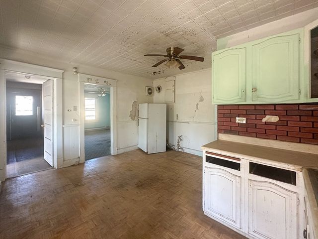 625 Mckinstry Ave, Chicopee, MA 01020