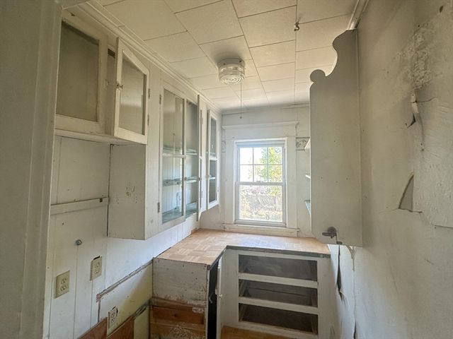 625 Mckinstry Ave, Chicopee, MA 01020