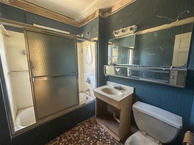 625 Mckinstry Ave, Chicopee, MA 01020