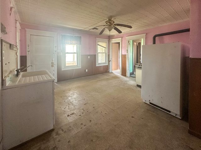625 Mckinstry Ave, Chicopee, MA 01020