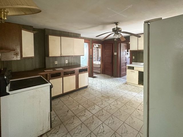 625 Mckinstry Ave, Chicopee, MA 01020
