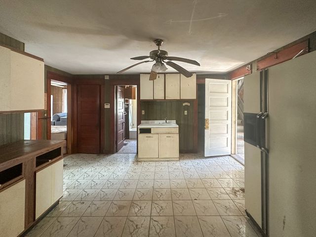 625 Mckinstry Ave, Chicopee, MA 01020