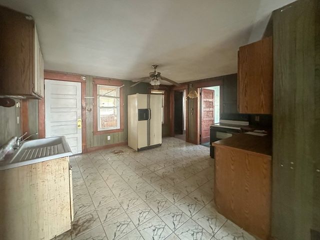 625 Mckinstry Ave, Chicopee, MA 01020