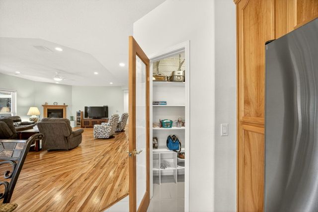 1937 Woodside Drive, Medford, OR 97501