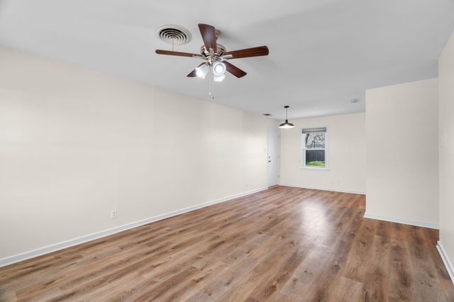 115 NE Taylor Street, Burleson, TX 76028