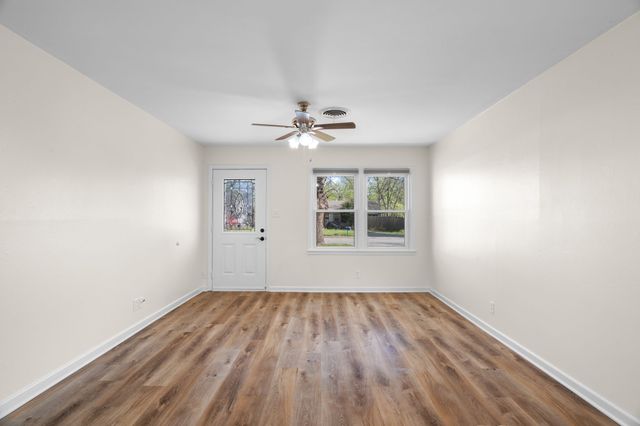 115 NE Taylor Street, Burleson, TX 76028