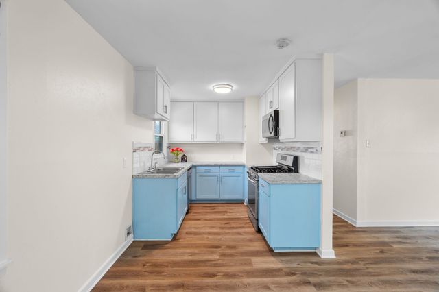 115 NE Taylor Street, Burleson, TX 76028