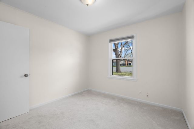 115 NE Taylor Street, Burleson, TX 76028