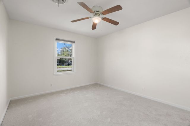 115 NE Taylor Street, Burleson, TX 76028