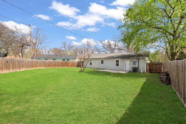 115 NE Taylor Street, Burleson, TX 76028