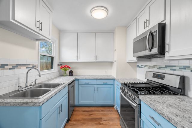 115 NE Taylor Street, Burleson, TX 76028