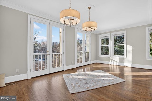 2820 BELLEVUE TER NW, Washington, DC 20007