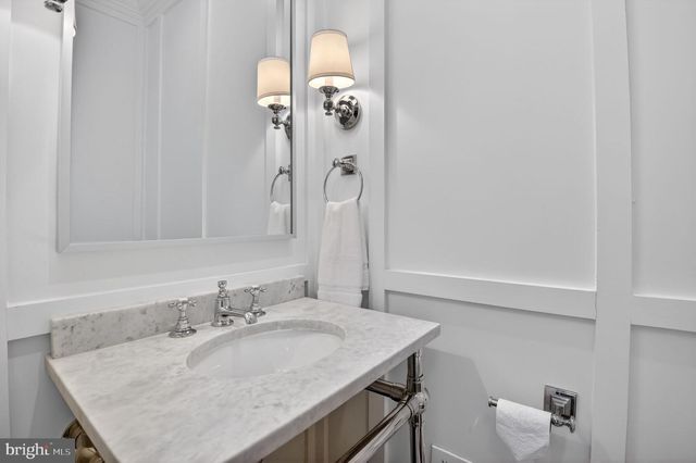 2820 BELLEVUE TER NW, Washington, DC 20007