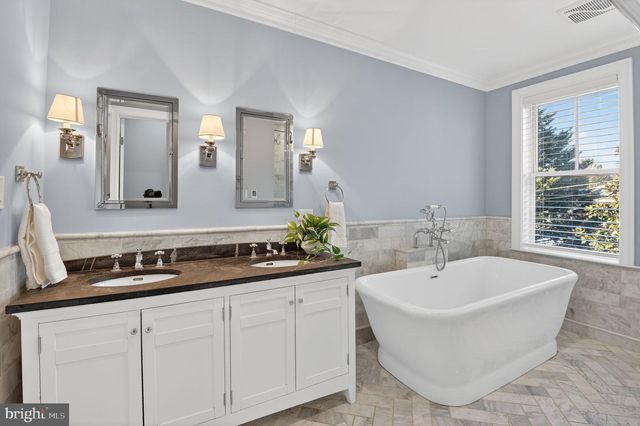 2820 BELLEVUE TER NW, Washington, DC 20007