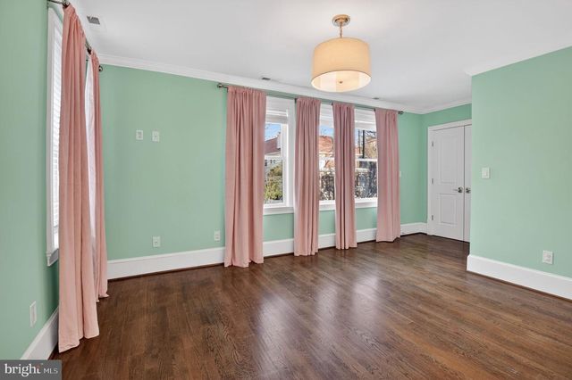 2820 BELLEVUE TER NW, Washington, DC 20007