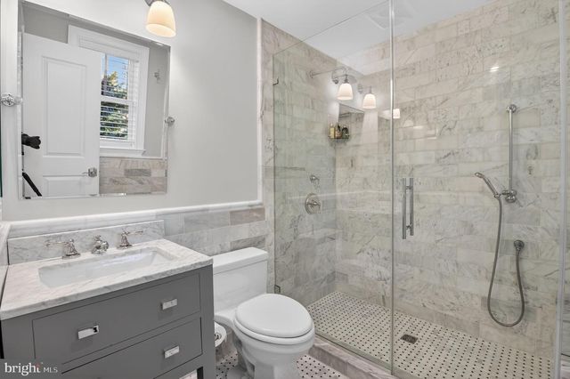 2820 BELLEVUE TER NW, Washington, DC 20007