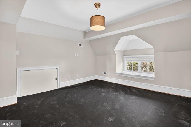 2820 BELLEVUE TER NW, Washington, DC 20007