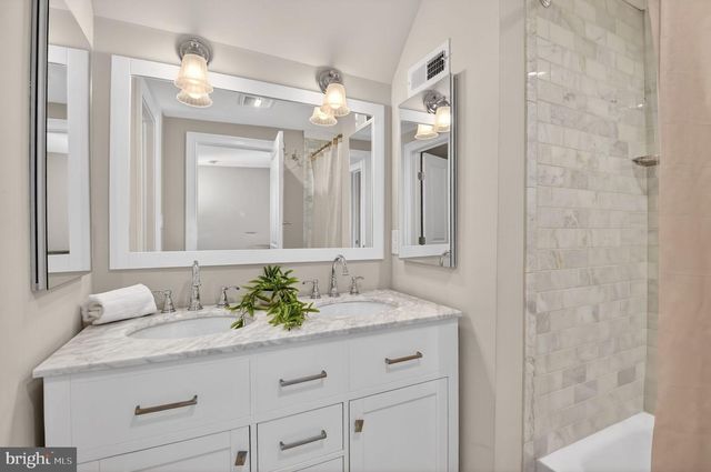 2820 BELLEVUE TER NW, Washington, DC 20007