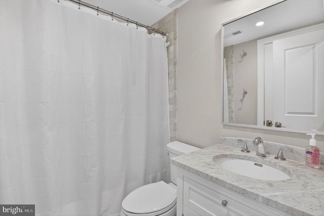 2820 BELLEVUE TER NW, Washington, DC 20007