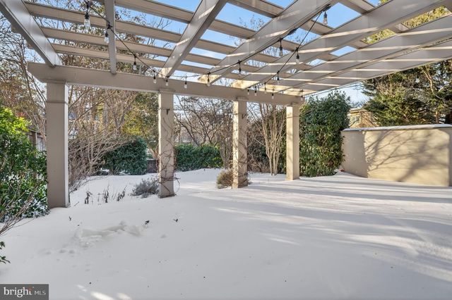 2820 BELLEVUE TER NW, Washington, DC 20007