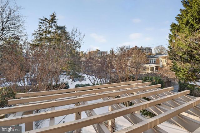 2820 BELLEVUE TER NW, Washington, DC 20007