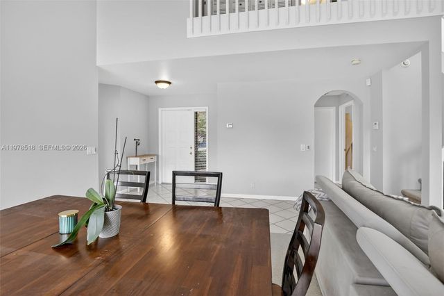 9481 Oak Grove Cir, Davie, FL 33328