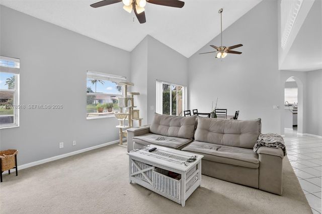 9481 Oak Grove Cir, Davie, FL 33328