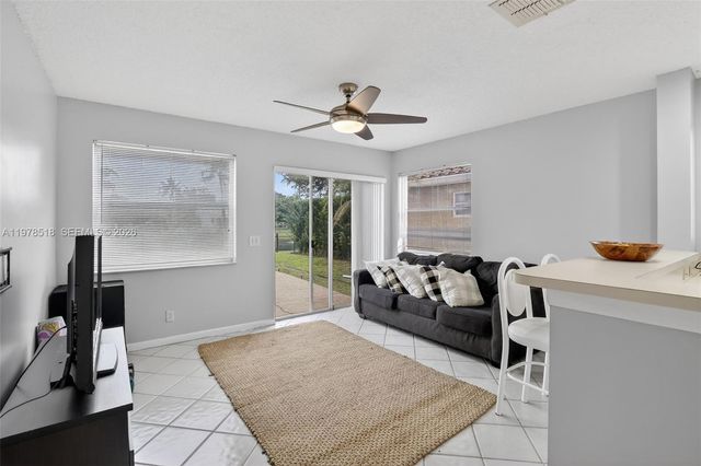 9481 Oak Grove Cir, Davie, FL 33328