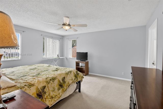 9481 Oak Grove Cir, Davie, FL 33328