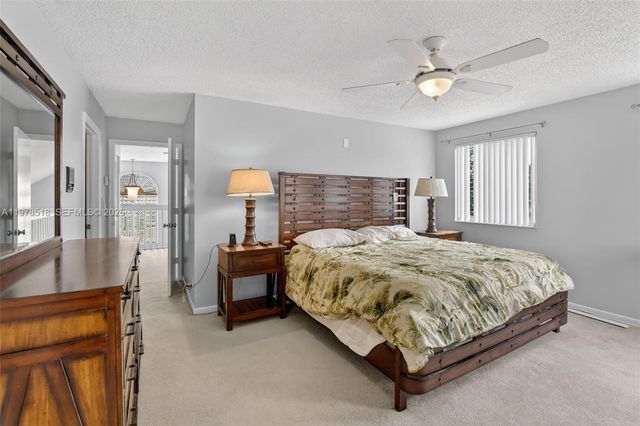 9481 Oak Grove Cir, Davie, FL 33328