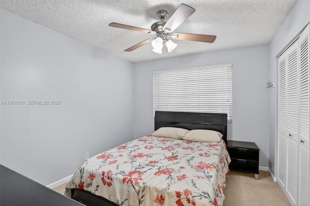 9481 Oak Grove Cir, Davie, FL 33328