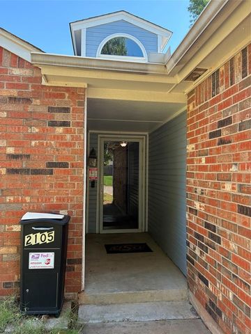 2105 Castle Rock, Edmond, OK 73003