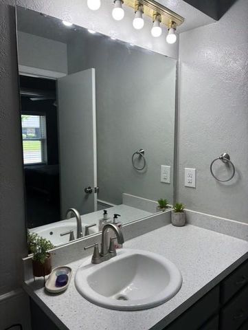 2105 Castle Rock, Edmond, OK 73003