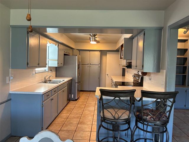 2105 Castle Rock, Edmond, OK 73003