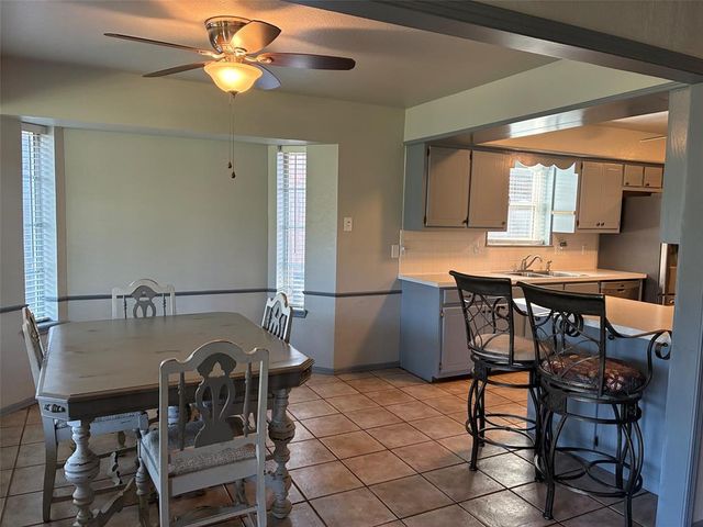 2105 Castle Rock, Edmond, OK 73003