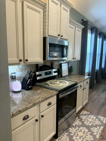 103 Barnyard Way, Perry, GA 31069