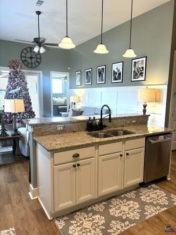 103 Barnyard Way, Perry, GA 31069