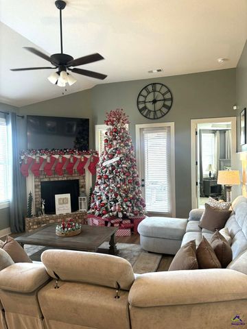 103 Barnyard Way, Perry, GA 31069