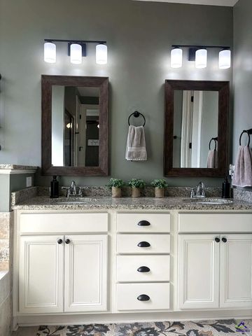 103 Barnyard Way, Perry, GA 31069