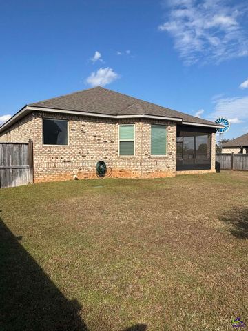 103 Barnyard Way, Perry, GA 31069