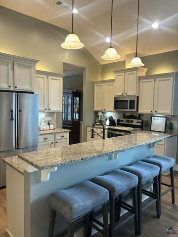 103 Barnyard Way, Perry, GA 31069