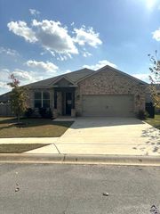 103 Barnyard Way, Perry, GA 31069