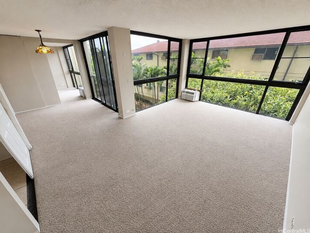 322 Aoloa Street 306, Kailua, HI 96734