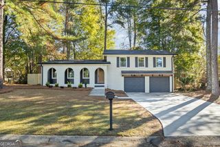 1001 Woodbridge Way NE, Conyers, GA 30012