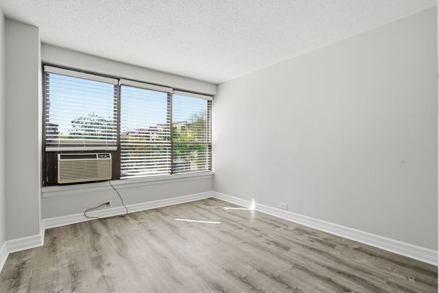 2930 N Sheridan Road 306, Chicago, IL 60657