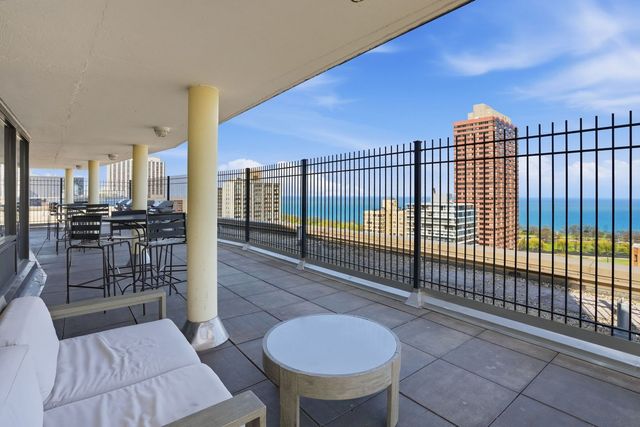 2930 N Sheridan Road 306, Chicago, IL 60657
