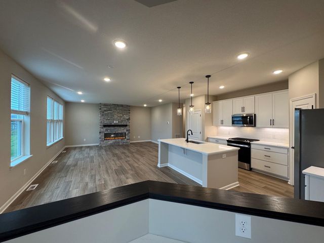 6153 Goodview Avenue S, Cottage Grove, MN 55016
