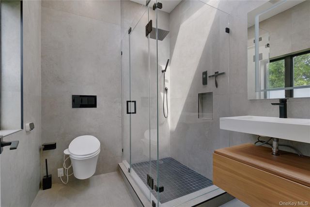 1712 Dekalb Avenue, Brooklyn, NY 11237