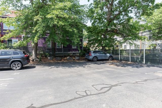 329 Harvard St 1, Cambridge, MA 02139